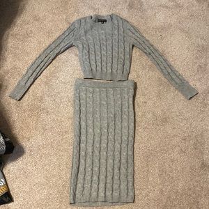 Juniors sweater and skirt medium
